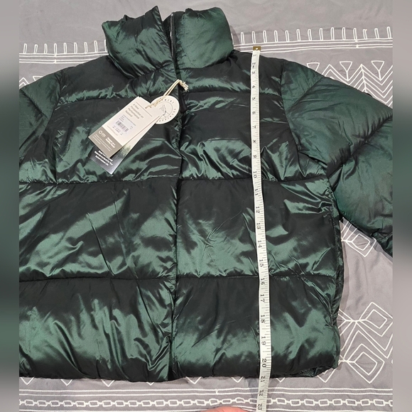 Vuori Hudson Insulated Shine Jacket In Aspen Green Size XS - Picture 8 of 14